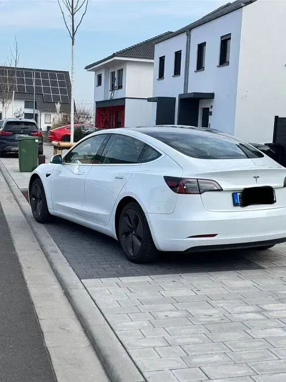 Usado Tesla Model 3 Standard Range Plus 239 kW (325 CV) 2019 Blanco Berlina