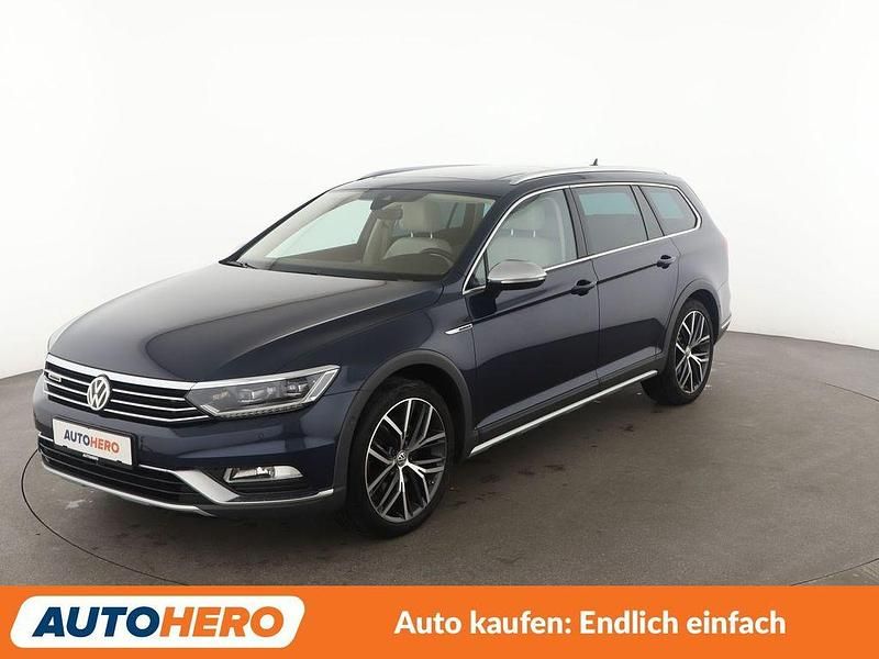 Blau Gebraucht 2017 VW Passat Alltrack Kombi | 24.160 € (Fairer Preis) - Bild 1/4