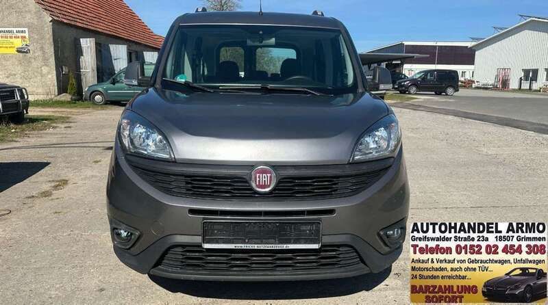 Grau Gebraucht 2019 Fiat Doblò Van / Kleinbus | 8.200 € (Fairer Preis) - Bild 1/4