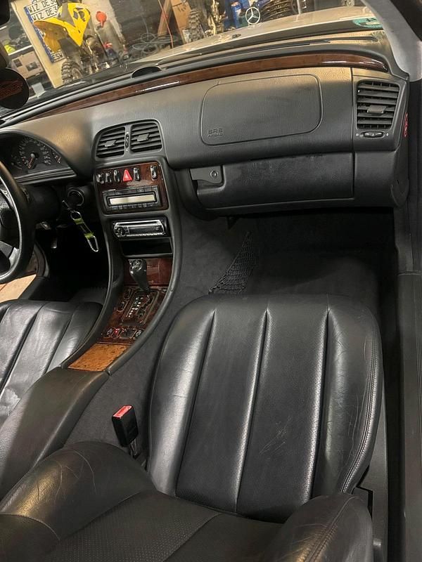 Gebraucht Mercedes CLK320 218 PS (160 kW) 1999 Silber Coupé