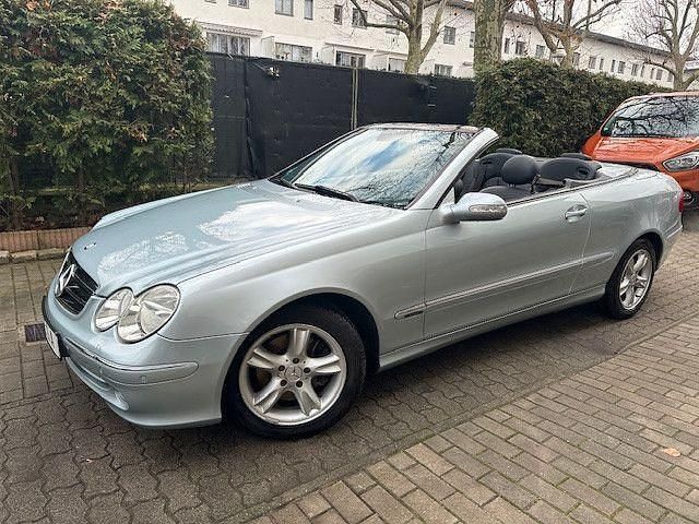 Silber Gebraucht 2005 Mercedes CLK200 Avantgarde Cabrio | 8.880 € (Guter Preis) - Bild 1/4