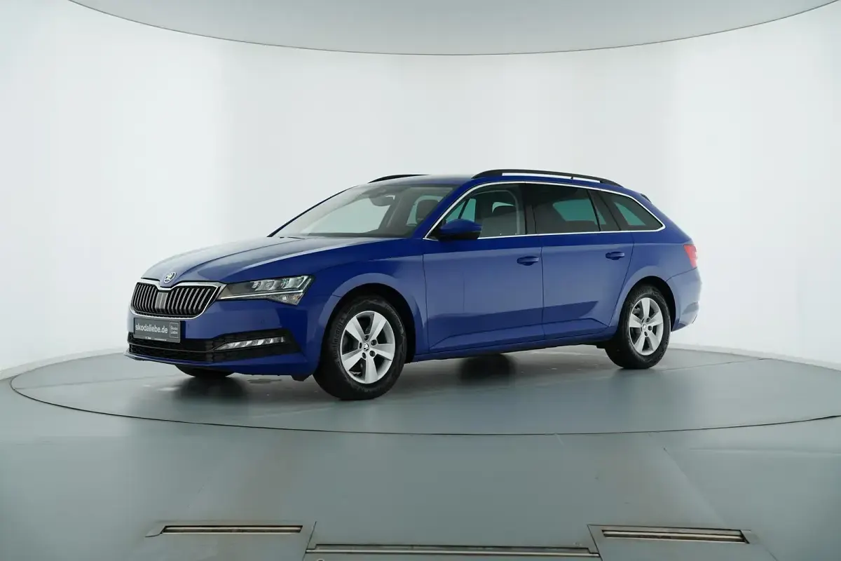 Gebraucht Skoda Superb Ambition 150 PS (110 kW) 2023 Energyblau Limousine