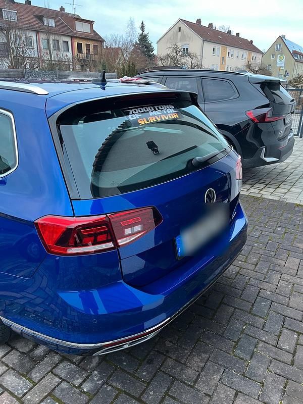 Gebraucht VW Passat Highline 290 PS (213 kW) 2022 Blau Kombi