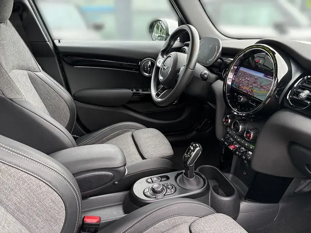 Gebraucht Mini Cooper S Classic 178 PS (130 kW) 2022 Grün Kleinwagen