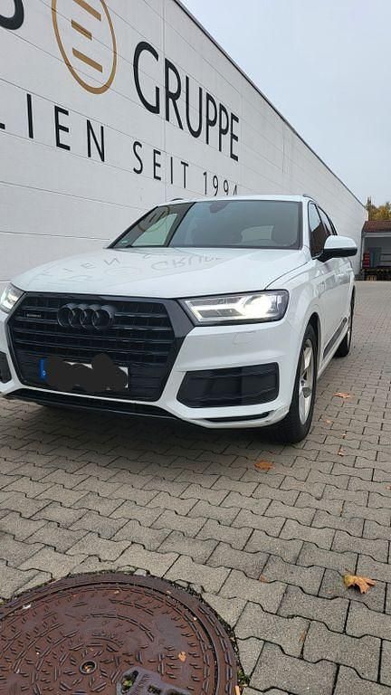 Weiß Gebraucht 2016 Audi Q7 Ambiente SUV | 29.999 € (Fairer Preis) - Bild 1/4
