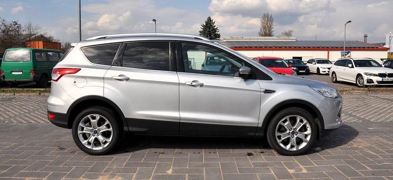 Gebraucht Ford Kuga Style 140 PS (102 kW) 2013 Silber SUV