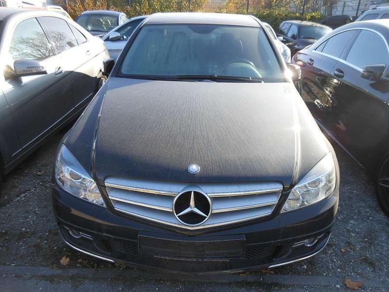 Obsidianschwarz metalliclack Gebraucht 2008 Mercedes C200 Avantgarde Limousine | 8.850 € (Fairer Preis) - Bild 1/4