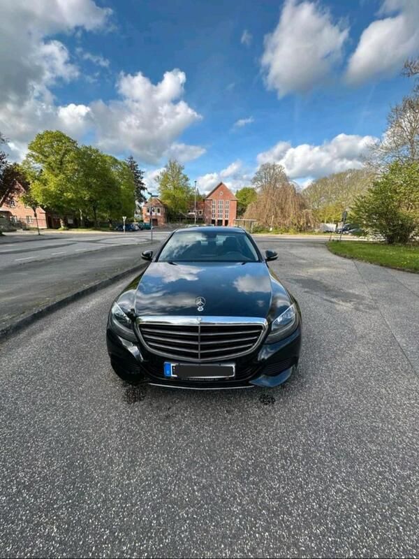 Schwarz Gebraucht 2014 Mercedes C180 Limousine | 15.500 € (Fairer Preis) - Bild 1/4
