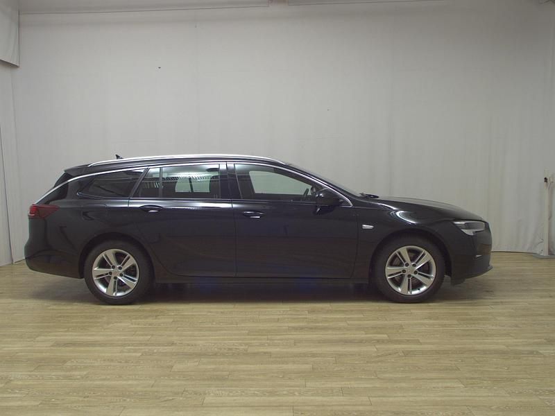 Diamant schwarz metallic Gebraucht 2022 Opel Insignia Elegance Kombi | 10.950 € (Superpreis) - Bild 1/4