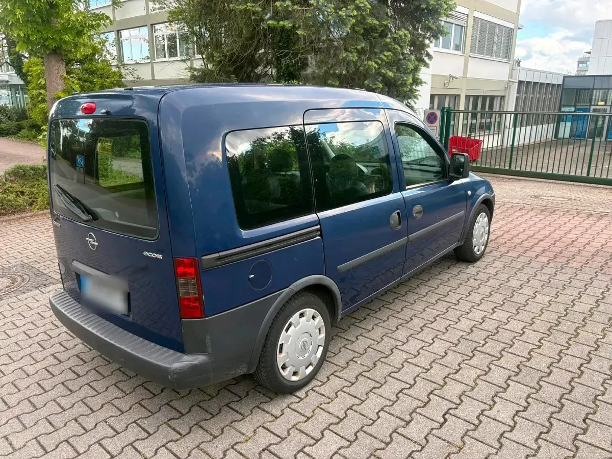 Gebraucht Opel Combo 100 PS (73 kW) 2010 Blau Van / Kleinbus
