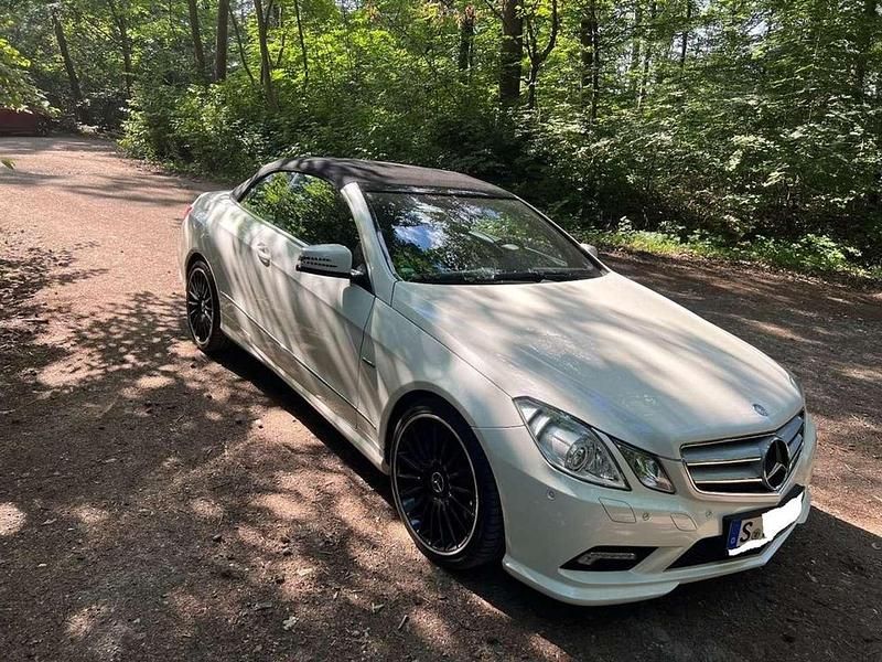 Weiß Gebraucht 2011 Mercedes E350 AMG Cabrio | 20.399 € - Bild 1/4