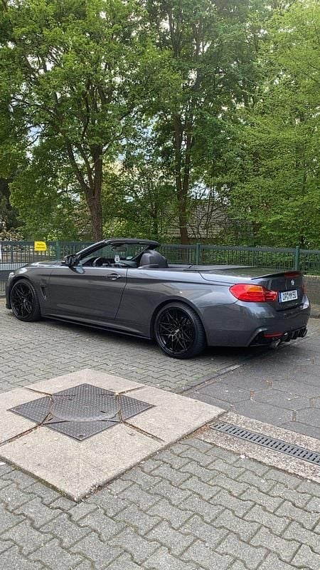 Grau Gebraucht 2016 BMW M4 M Performance Coupé | 21.000 € - Bild 1/2