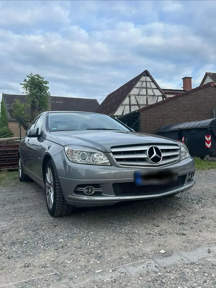 Gebraucht Mercedes C250 204 PS (150 kW) 2009 Silber Limousine