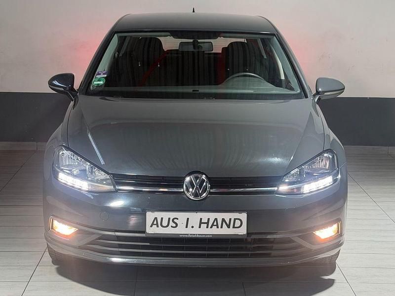 Gebraucht VW Golf VII Trendline 110 PS (80 kW) 2018 Grau Limousine