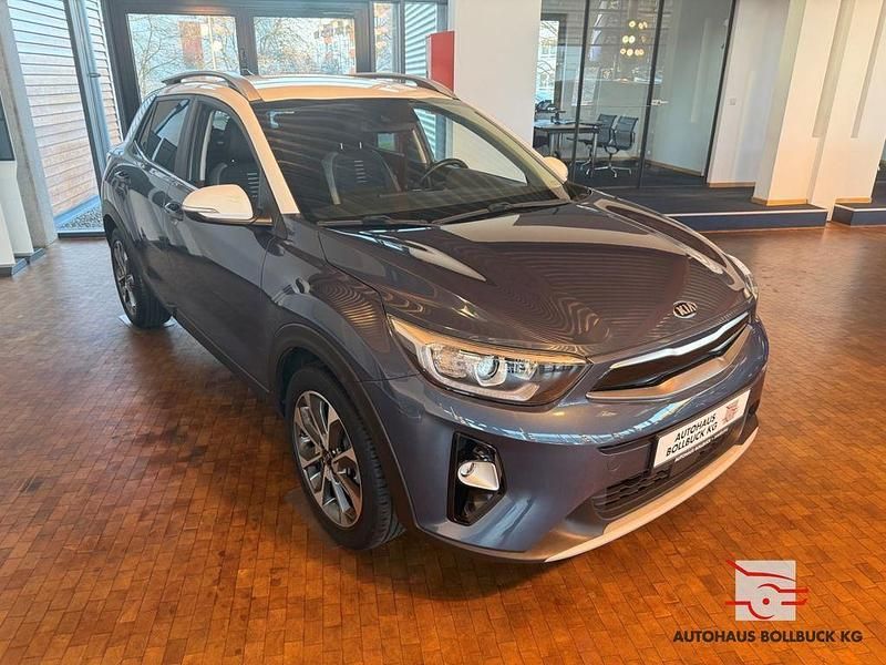 Gebraucht Kia Stonic Spirit 99 PS (72 kW) 2019 (ueu) denimblau met./weiss SUV