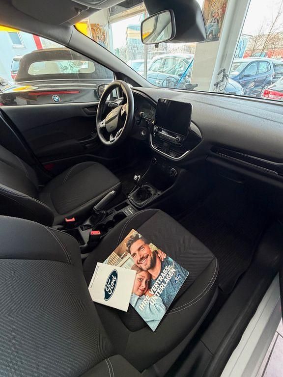 Gebraucht Ford Fiesta Cool & Connect 101 PS (74 kW) 2023 Weiß Kleinwagen