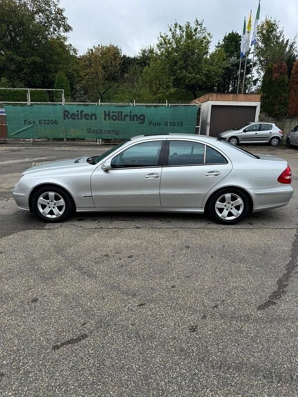 Gebraucht Mercedes E240 Avantgarde 177 PS (130 kW) 2005 Silber Limousine