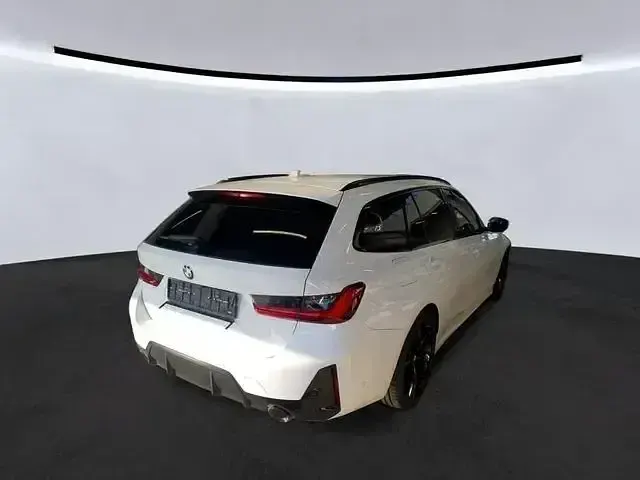 Gebraucht BMW 320 M Sport 190 PS (139 kW) 2024 Alpinweiss iii Kombi
