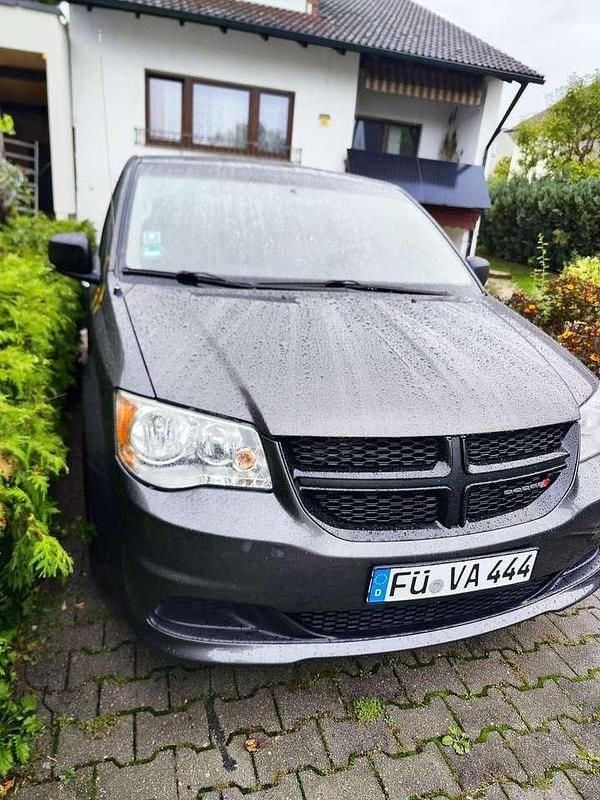 Gebraucht 2016 Dodge Grand Caravan Van / Kleinbus | 12.500 € (Guter Preis) - Bild 1/4