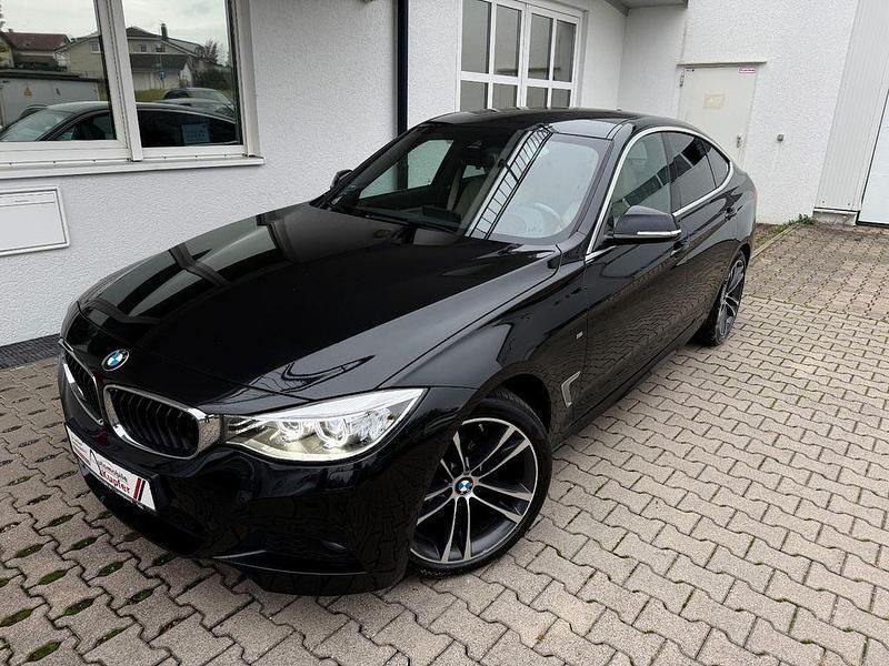 Black sapphire metallic Gebraucht 2016 BMW 320 Gran Turismo M Sport Limousine | 22.400 € (Fairer Preis) - Bild 1/4