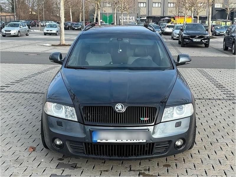 Grau Gebraucht 2009 Skoda Octavia vRS Kombi | 4.500 € (Teuer) - Bild 1/4