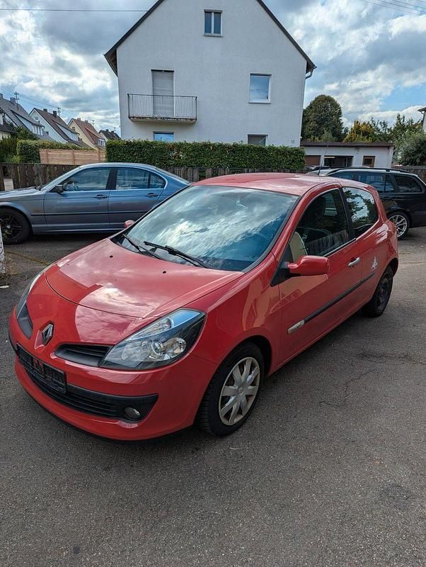 Rot Gebraucht 2009 Renault Clio II Limousine | 1.700 € (Fairer Preis) - Bild 1/4