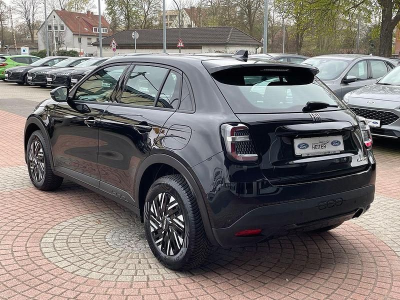 Gebraucht Fiat 600 101 PS (74 kW) 2024 Schwarz SUV