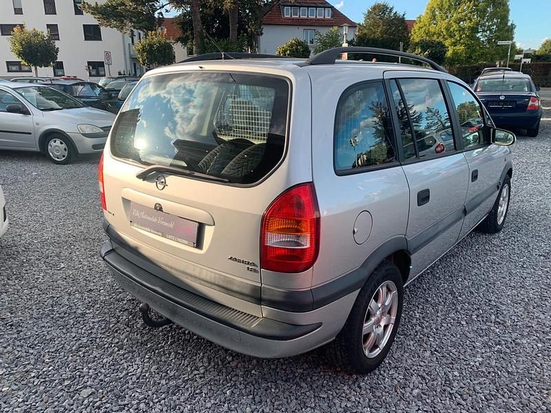 Gebraucht Opel Zafira 125 PS (91 kW) 2002 Silber Van / Kleinbus