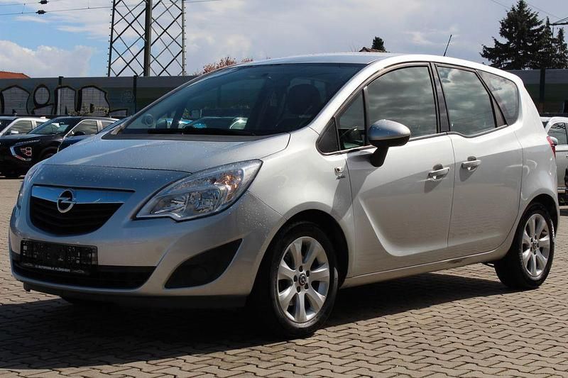 Gebraucht Opel Meriva Active 120 PS (88 kW) 2013 Silber Van / Kleinbus