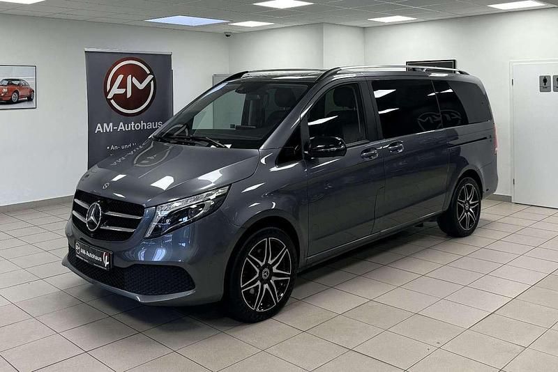 Grau Gebraucht 2022 Mercedes V250 Avantgarde Van / Kleinbus | 43.999 € (Guter Preis) - Bild 1/4
