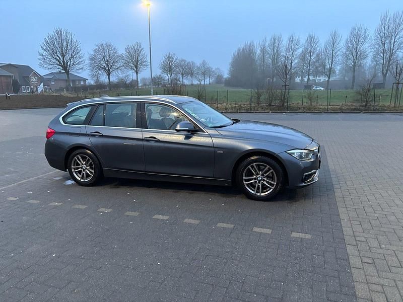 Gebraucht BMW 320 Luxury Line 190 PS (139 kW) 2017 Grau Kombi