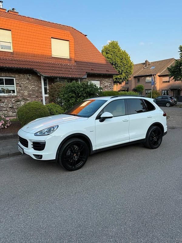 Weiß Gebraucht 2016 Porsche Cayenne SUV | 28.900 € (Superpreis) - Bild 1/4
