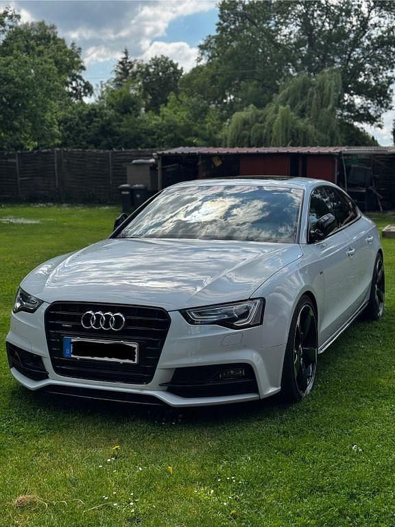 Weiß Gebraucht 2015 Audi A5 Sportback S-Line Limousine | 18.000 € (Fairer Preis) - Bild 1/4