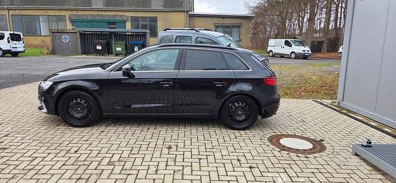 Schwarz Gebraucht 2018 Audi A3 Sport Limousine | 18.000 € (Guter Preis) - Bild 1/4