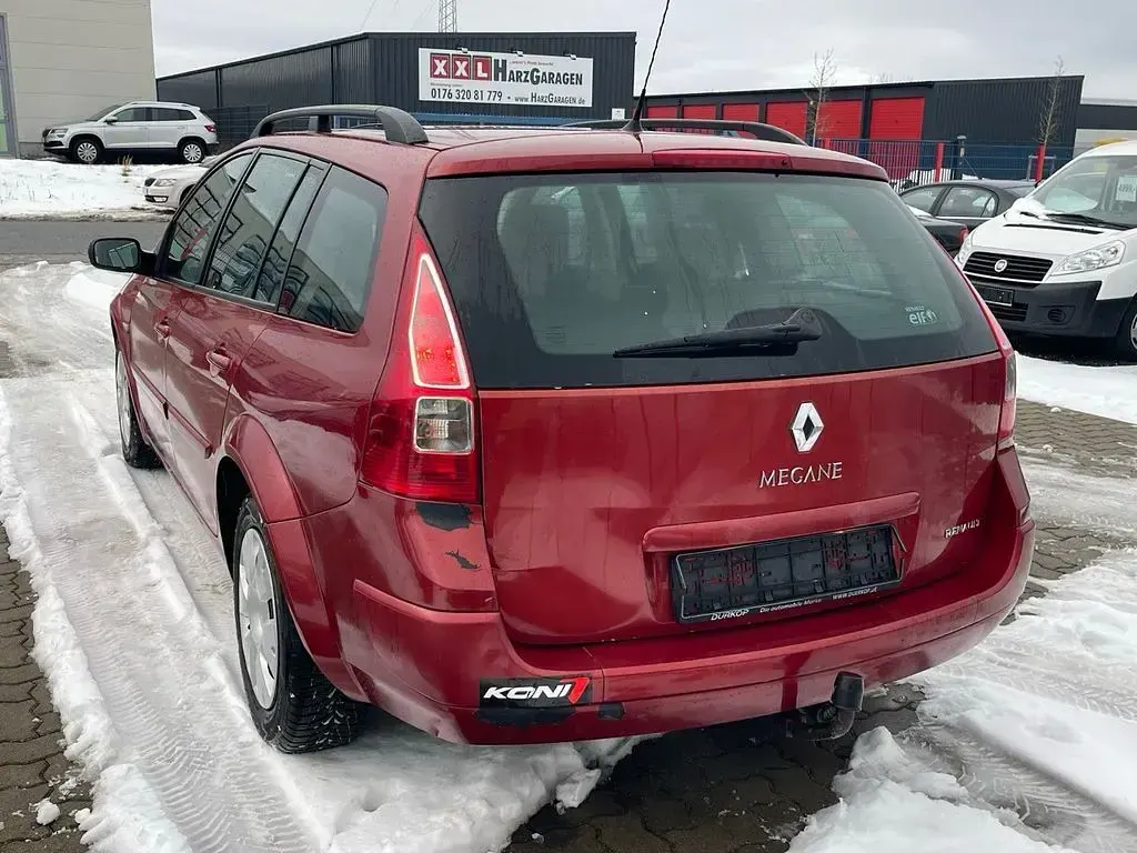 Gebraucht Renault Mégane Avantage 111 PS (81 kW) 2007 Rot Limousine
