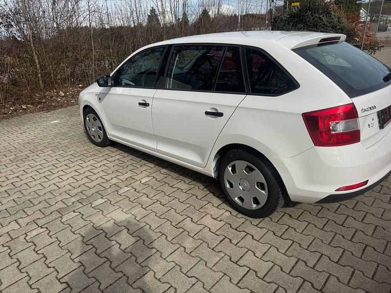 Gebraucht Skoda Rapid Ambition 75 PS (55 kW) 2014 Weiß Kleinwagen