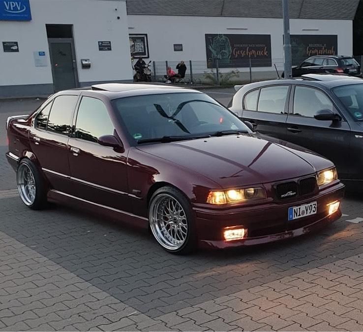 Rot Gebraucht 1996 BMW 328 Limousine | 15.000 € (Fairer Preis) - Bild 1/4