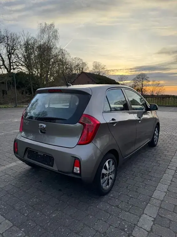 Gebraucht Kia Picanto 67 PS (49 kW) 2017 Silber Kleinwagen