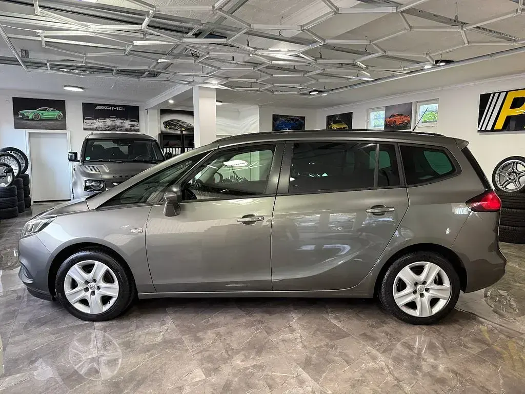 Gebraucht Opel Zafira Edition 136 PS (100 kW) 2018 Grau Van / Kleinbus