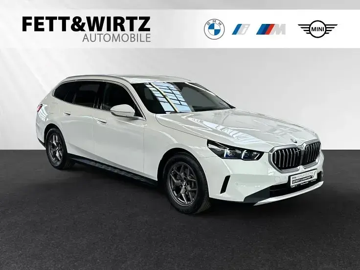 Gebraucht BMW 520 Sport Line 208 PS (152 kW) 2025 Kombi