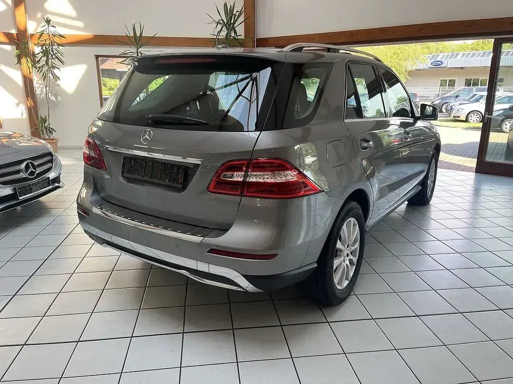 Gebraucht Mercedes ML350 258 PS (189 kW) 2014 Grau SUV
