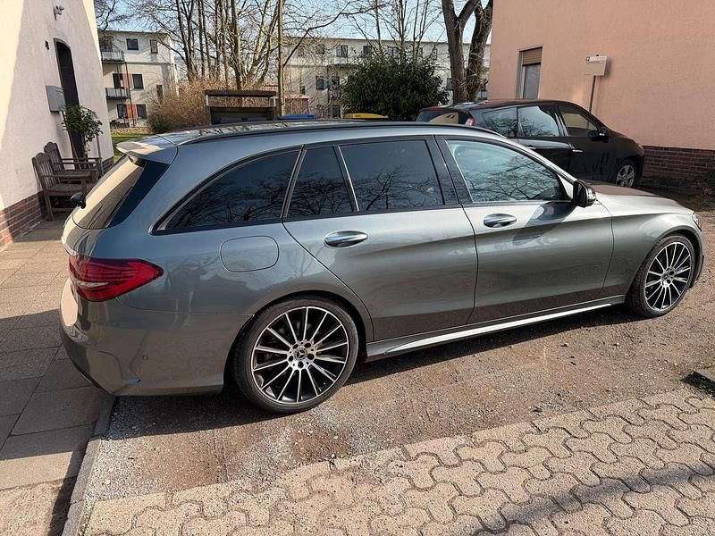 Gebraucht Mercedes C300 AMG line 245 PS (180 kW) 2019 Grau Kombi