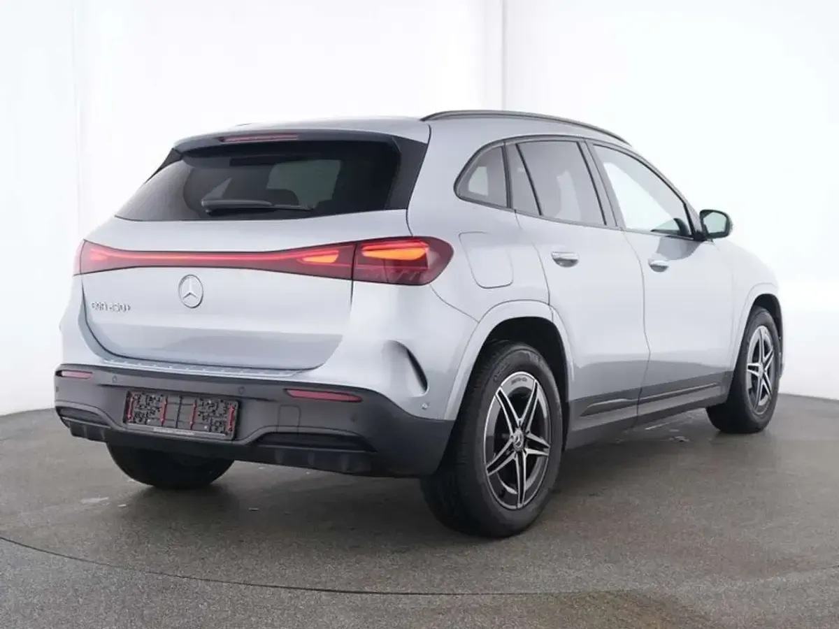 Gebraucht Mercedes EQA250+ AMG 140 kW (191 PS) 2025 Silber SUV