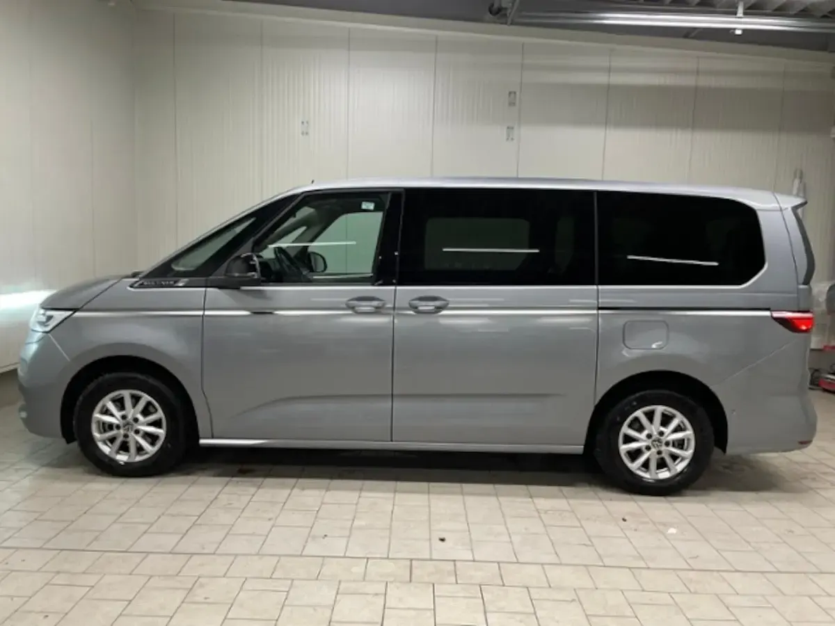 Gebraucht VW Multivan Style 150 PS (110 kW) 2025 Van / Kleinbus
