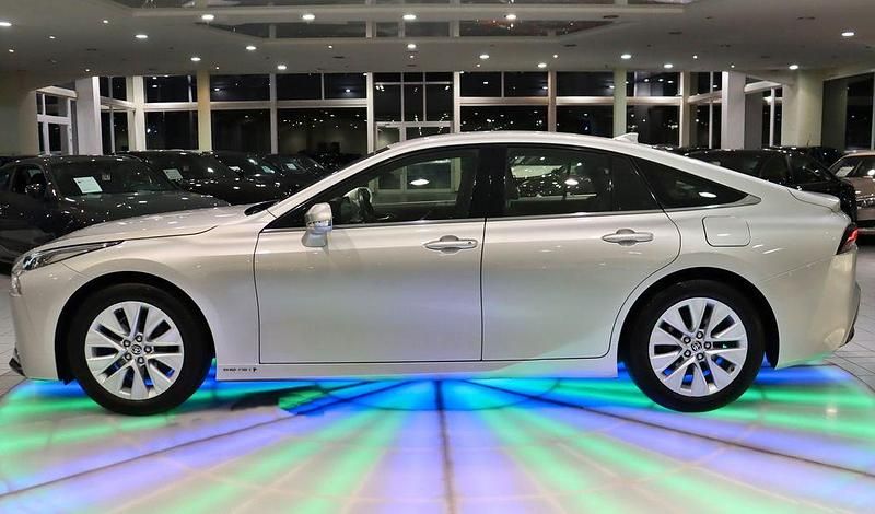 Gebraucht Toyota Mirai Basis 182 PS (133 kW) 2021 Silber Limousine