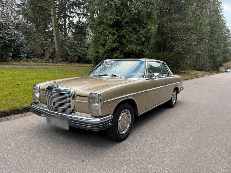 Gold Gebraucht 1970 Mercedes W114 Coupé | 26.700 € - Bild 1/4