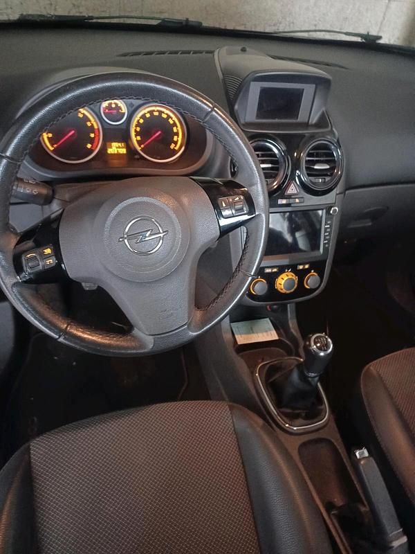 Silber Gebraucht 2008 Opel Corsa Kleinwagen | 1.350 € (Fairer Preis) - Bild 1/4