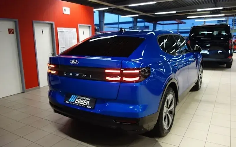 Nowe Ford Capri Standard Range 125 kW (170 KM) 2025 Niebieski SUV