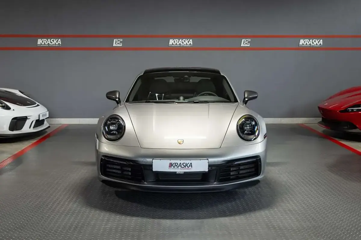 Gebraucht Porsche 992 581 PS (427 kW) 2024 Sportsilber metallic Coupé