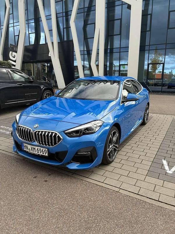 Blau Gebraucht 2021 BMW 218 M Sport Limousine | 26.500 € (Fairer Preis) - Bild 1/4